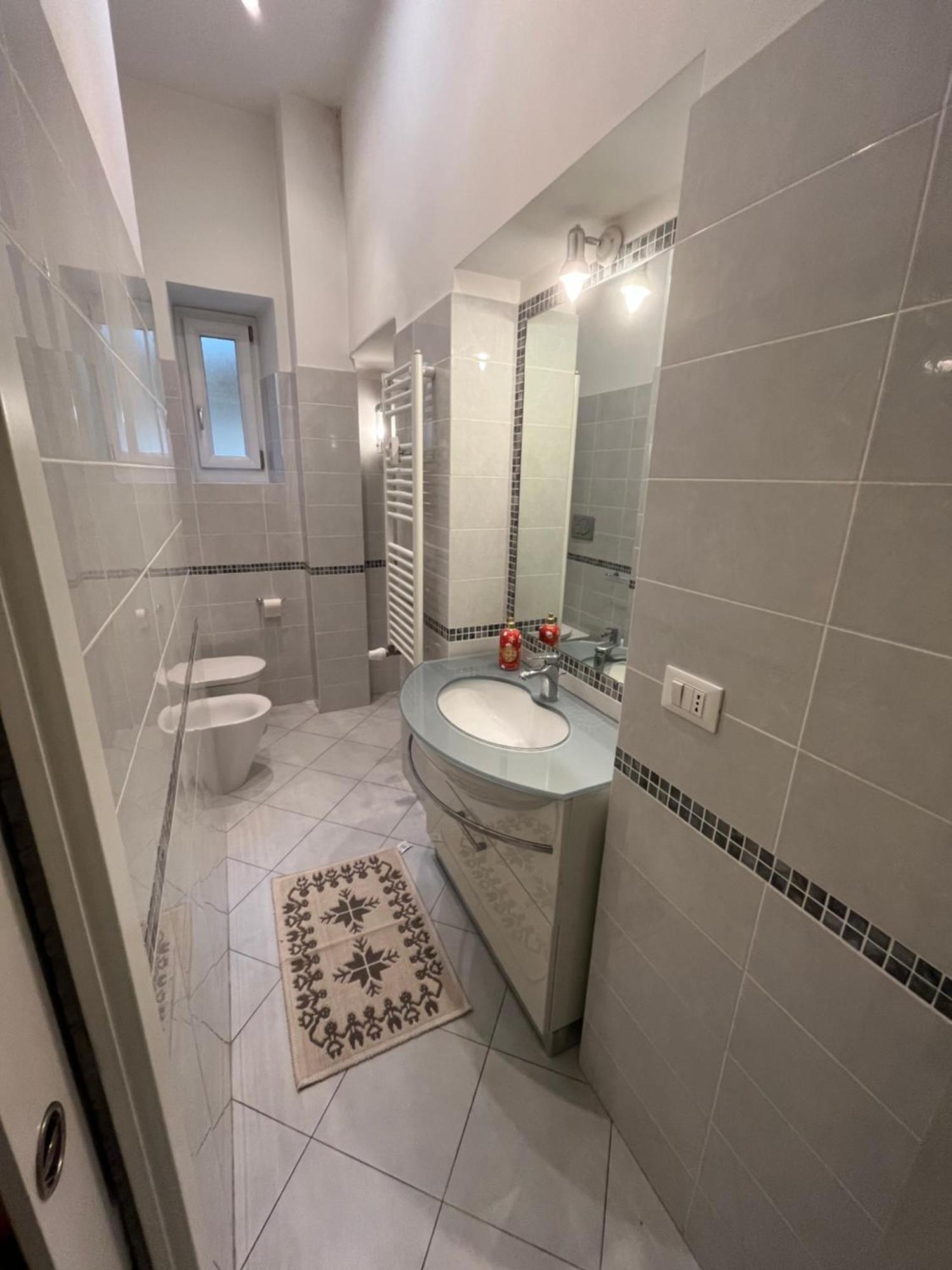 Casa Ale Apartment โรม ภายนอก รูปภาพ